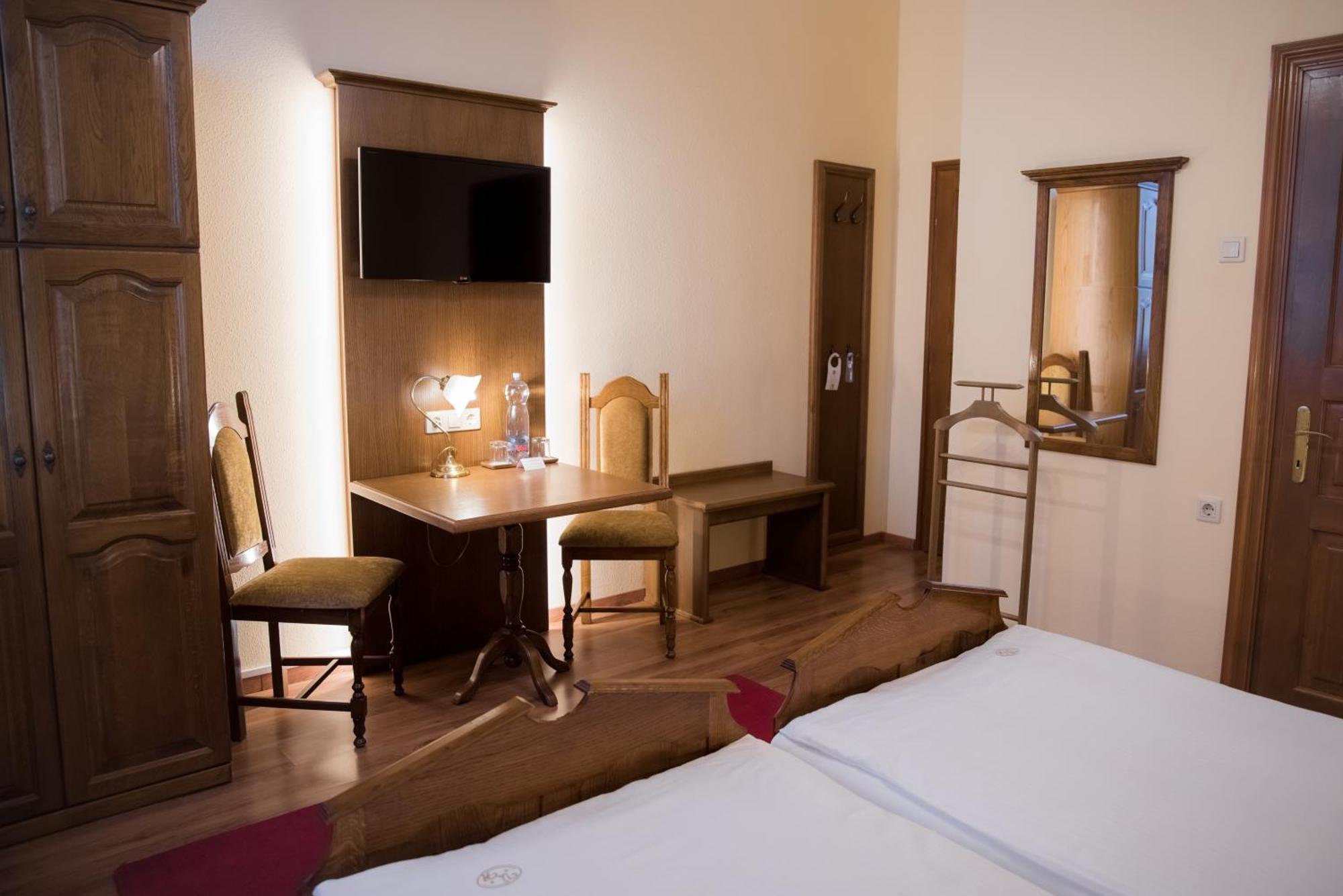 Vinum Hotel 키슈쾨뢰시 외부 사진